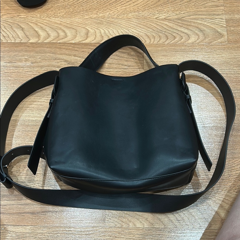 H&M Black Shoulder Bag
